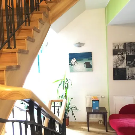 Pogo Hostel *